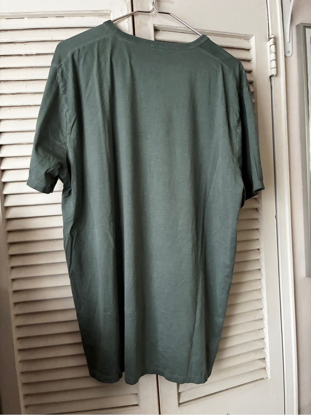 lululemon athletica Men's Short Sleeve Tees - Black & Teal - Picture 8 of 9